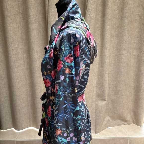 Johnny Was Reversible Floral Raincoat – NWT (Fits S–M) - Picture 5 of 7